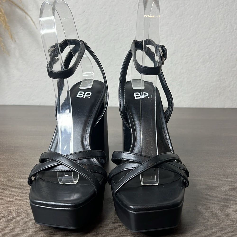 BP Tavey Black Strappy Leather Buckle Ankle Strap Heeled Sandal Womens Size 5M - Picture 8 of 8